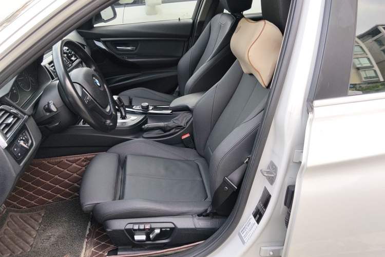 Used BMW 3 Series 2018 320Li Fashion Model Left Front Seat