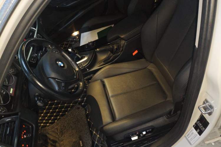 Used BMW 3 Series 2018 320Li Fashion Model Left Front Seat