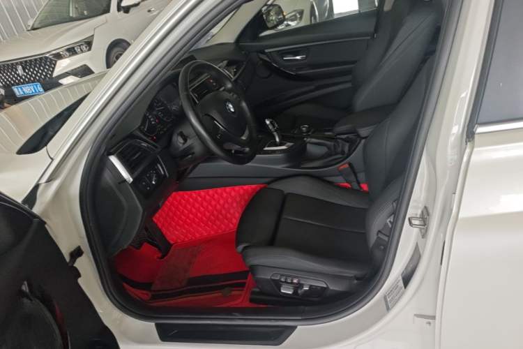 Used BMW 3 Series 2018 318Li Left Front Seat