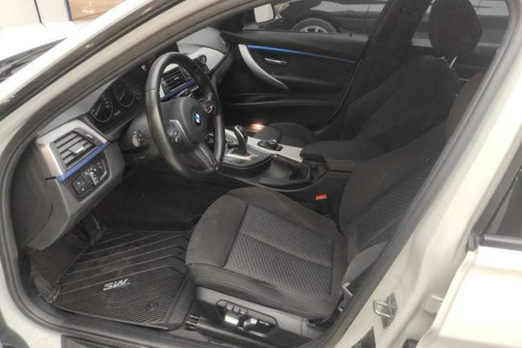Used BMW 3 Series 2018 320i M Sport Package Left Front Seat