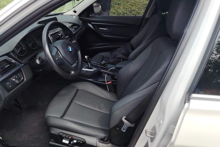 Used BMW 3 Series 2018 320Li Fashion Model Left Front Seat