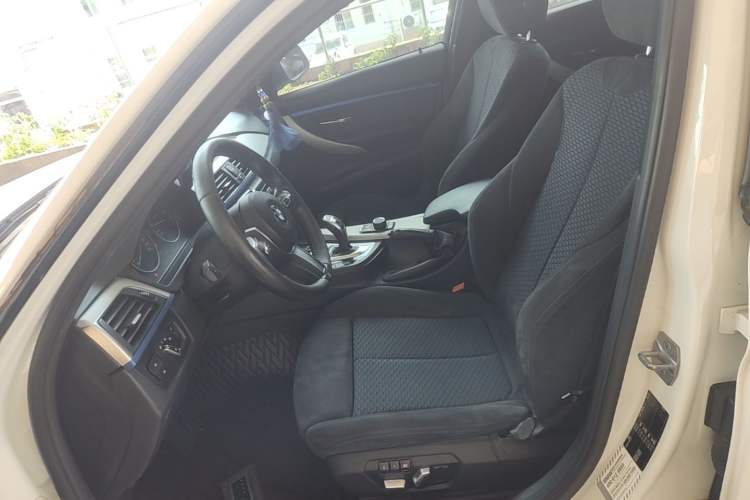 Used BMW 3 Series 2018 320i M Sport Package Left Front Seat