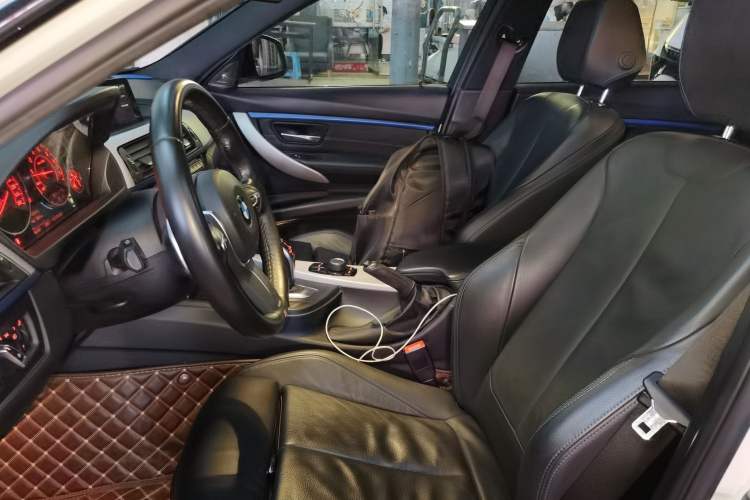 Used BMW 3 Series 2018 320i M Sport Package Left Front Seat