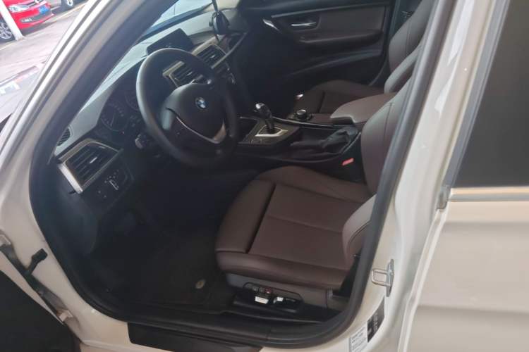 Used BMW 3 Series 2018 320Li Fashion Model Left Front Seat