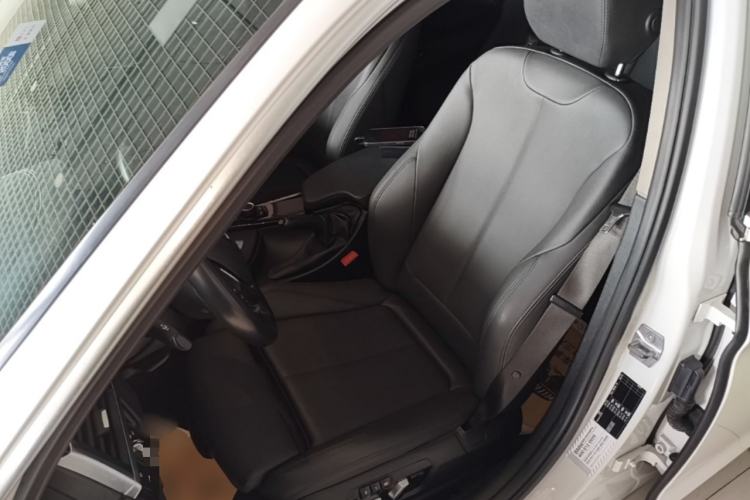 Used BMW 3 Series 2018 320Li Fashion Model Left Front Seat