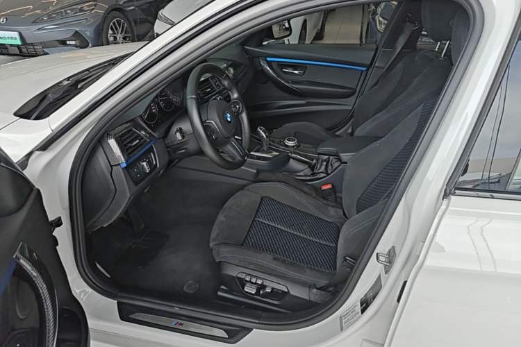 Used BMW 3 Series 2018 320i M Sport Package Left Front Seat