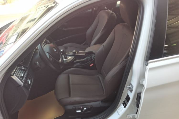 Used BMW 3 Series 2018 320Li Fashion Model Left Front Seat