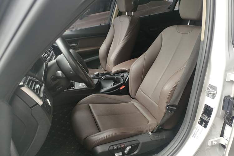 Used BMW 3 Series 2018 320Li Fashion Model Left Front Seat