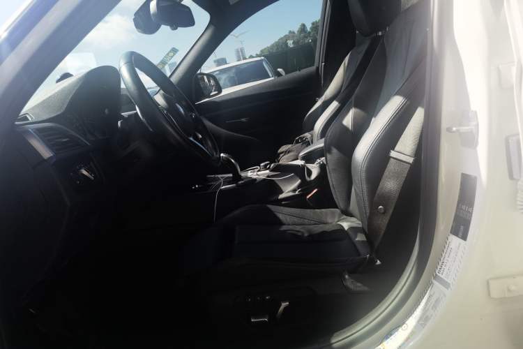 Used BMW 3 Series 2018 320i M Sport Package Left Front Seat