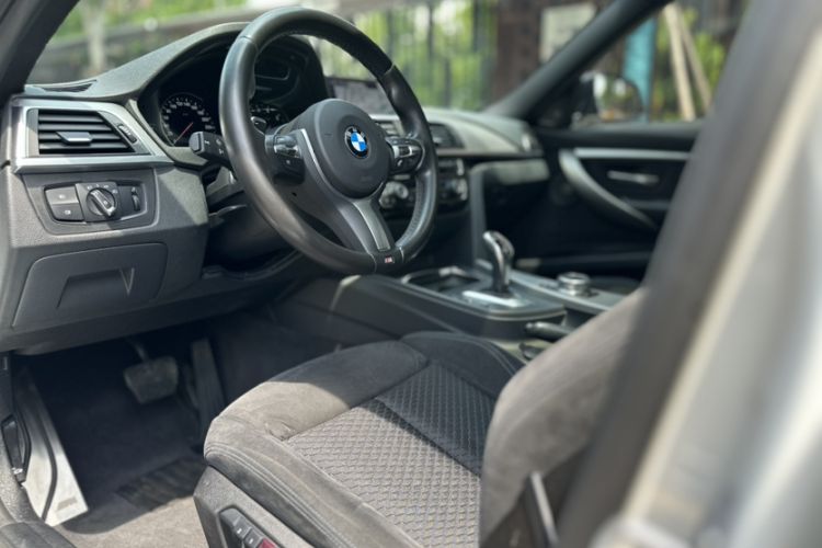 Used BMW 3 Series 2018 320i M Sport Night Edition Left Front Seat