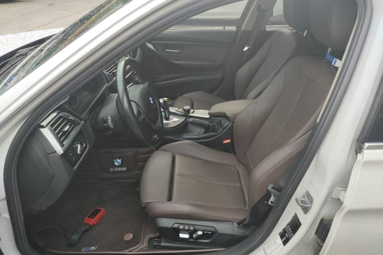 Used BMW 3 Series 2018 320Li Fashion Model Left Front Seat