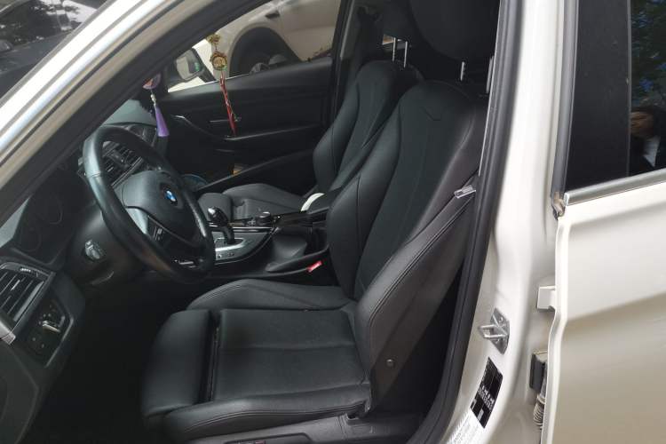 Used BMW 3 Series 2018 320Li Fashion Model Left Front Seat