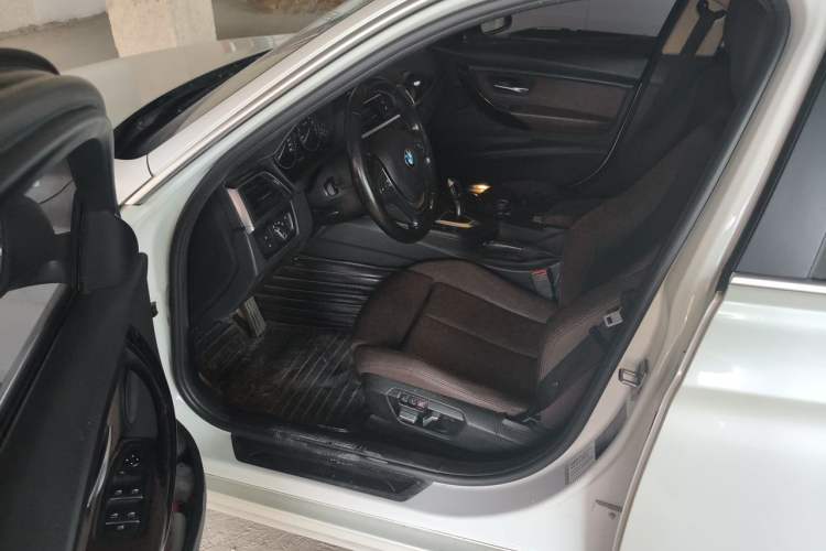 Used BMW 3 Series 2018 320Li Fashion Model Left Front Seat
