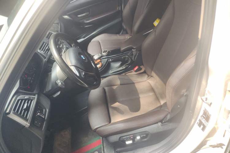 Used BMW 3 Series 2018 320Li Fashion Model Left Front Seat