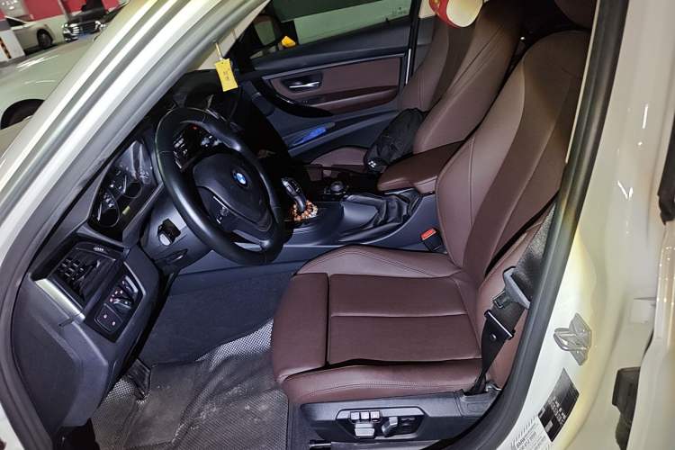 Used BMW 3 Series 2018 320Li Fashion Model Left Front Seat