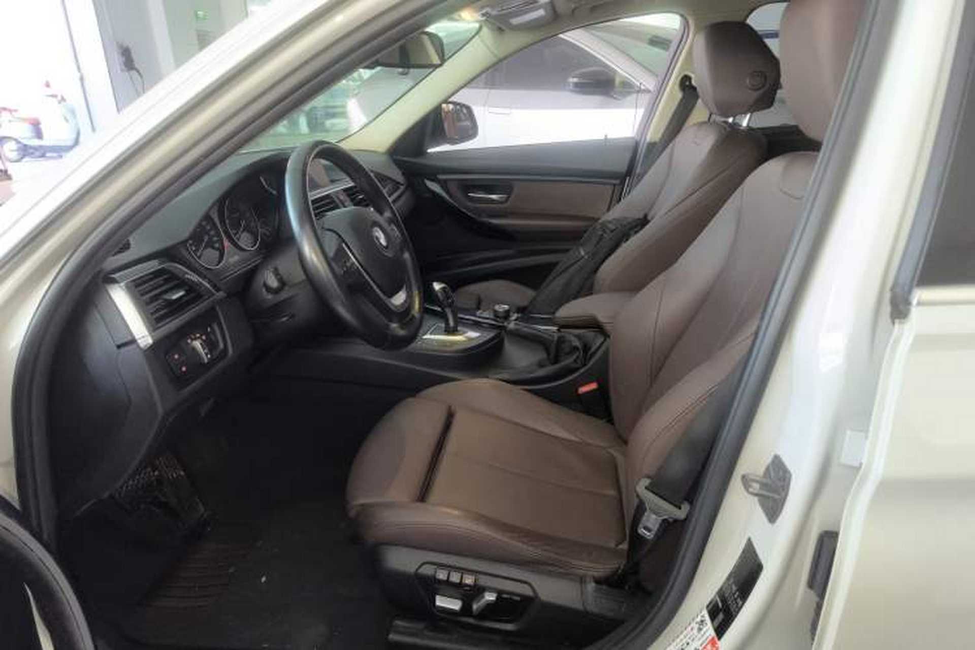 Used BMW 3 Series 2018 320Li Fashion Model Left Front Seat