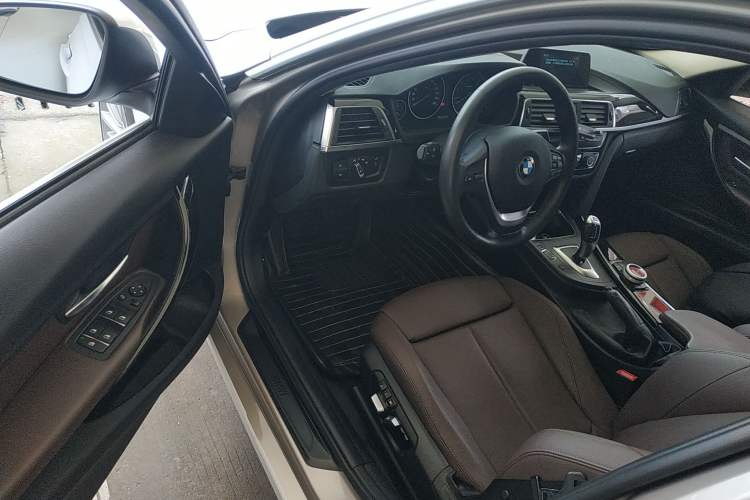 Used BMW 3 Series 2018 320Li Fashion Model Left Front Seat