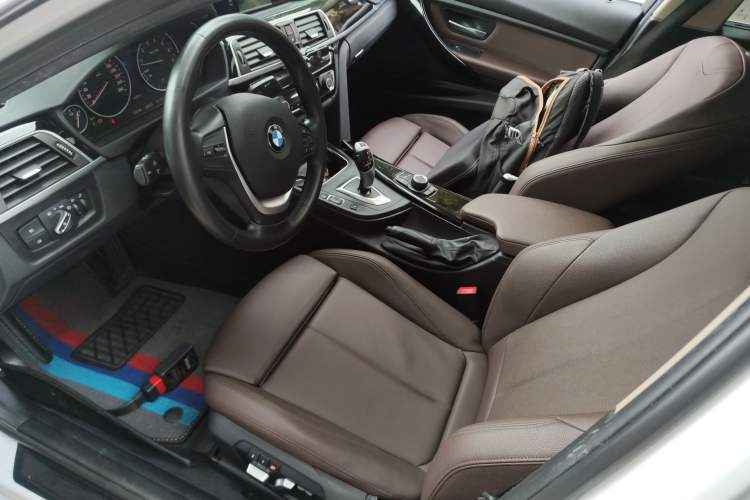 Used BMW 3 Series 2018 320Li Fashion Model Left Front Seat