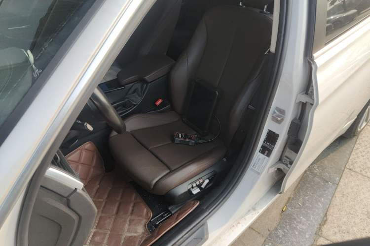 Used BMW 3 Series 2018 320Li Fashion Model Left Front Seat