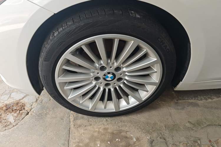 Used BMW 3 Series 2018 320Li Fashion Model Left Front Wheel Hub