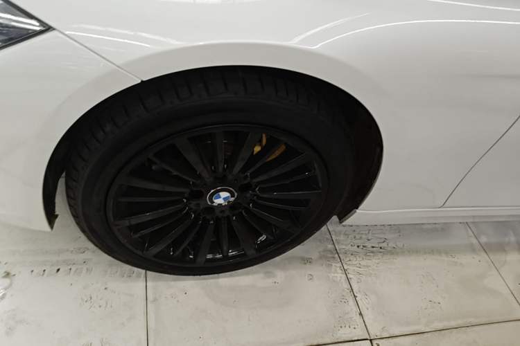 Used BMW 3 Series 2018 320Li Fashion Model Left Front Wheel Hub