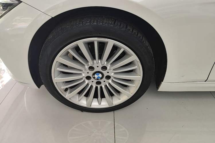 Used BMW 3 Series 2018 320Li Fashion Model Left Front Wheel Hub
