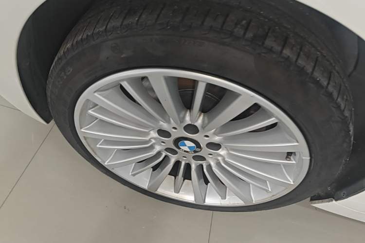 Used BMW 3 Series 2018 320Li Fashion Model Left Front Wheel Hub