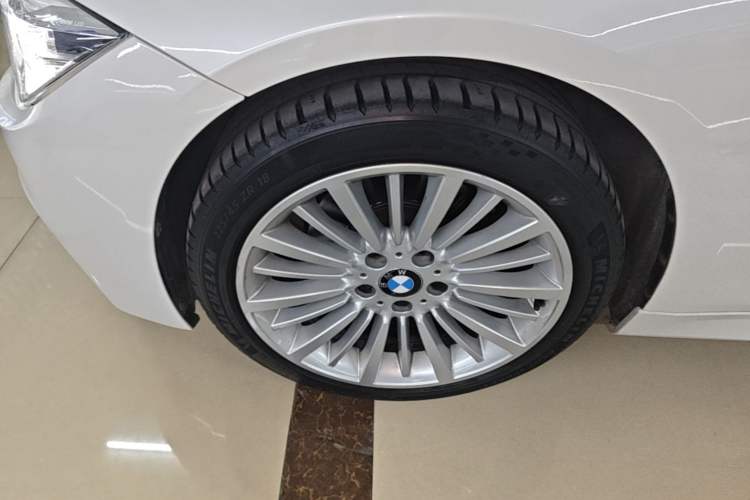 Used BMW 3 Series 2018 320Li Fashion Model Left Front Wheel Hub