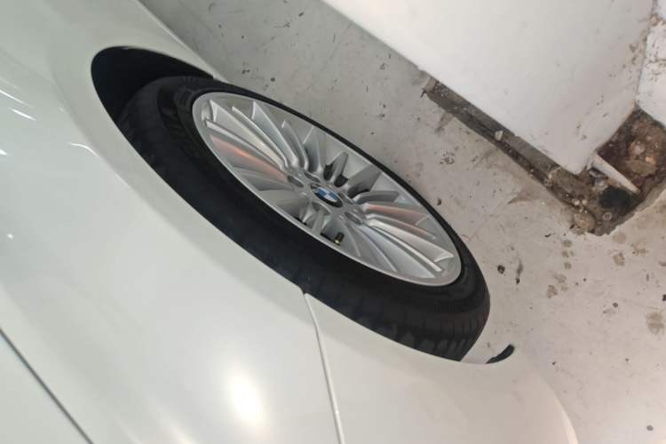 Used BMW 3 Series 2018 320Li Fashion Model Left Front Wheel Hub