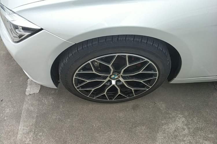 Used BMW 3 Series 2018 320Li Fashion Model Left Front Wheel Hub