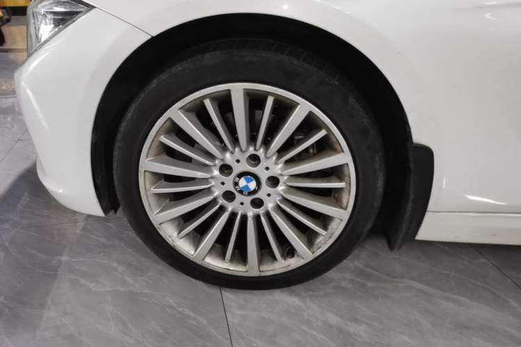 Used BMW 3 Series 2018 320Li Fashion Model Left Front Wheel Hub