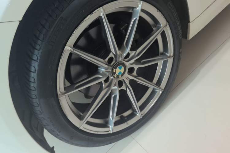 Used BMW 3 Series 2018 320Li Fashion Model Left Front Wheel Hub