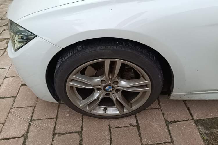 Used BMW 3 Series 2018 320i M Sport Package Left Front Wheel Hub