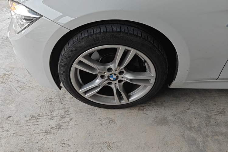 Used BMW 3 Series 2018 320i M Sport Package Left Front Wheel Hub