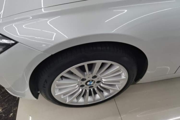 Used BMW 3 Series 2018 320Li Fashion Model Left Front Wheel Hub