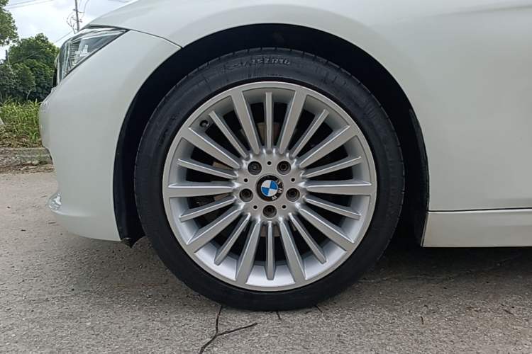 Used BMW 3 Series 2018 320Li Fashion Model Left Front Wheel Hub