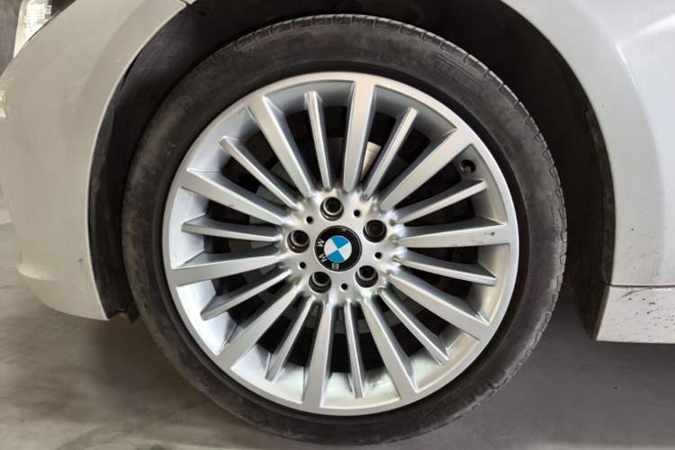 Used BMW 3 Series 2018 320Li Fashion Model Left Front Wheel Hub