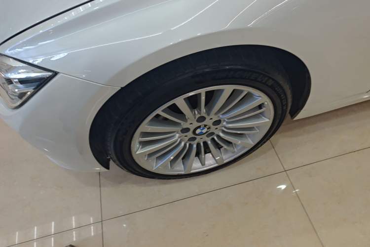 Used BMW 3 Series 2018 320Li Fashion Model Left Front Wheel Hub