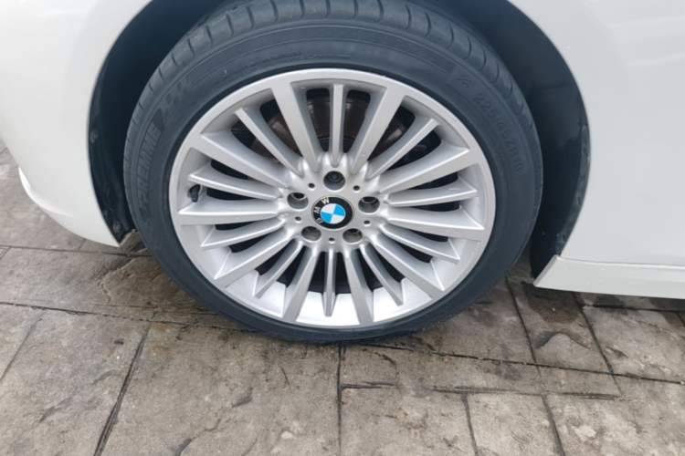 Used BMW 3 Series 2018 320Li Fashion Model Left Front Wheel Hub