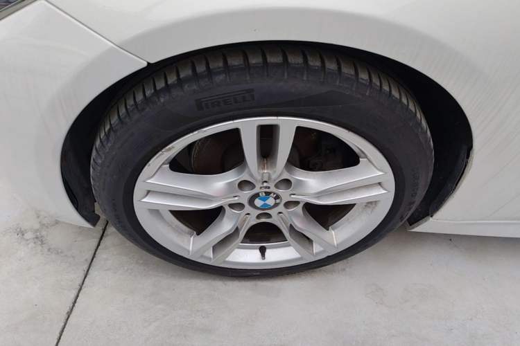Used BMW 3 Series 2018 320i M Sport Package Left Front Wheel Hub