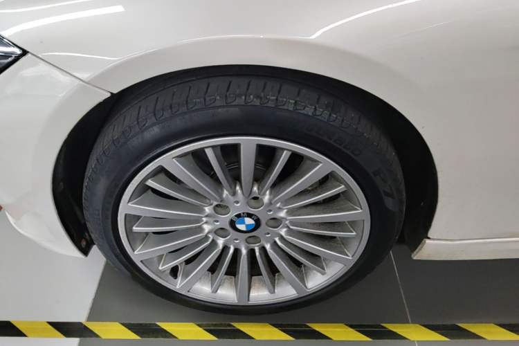 Used BMW 3 Series 2018 320Li Fashion Model Left Front Wheel Hub