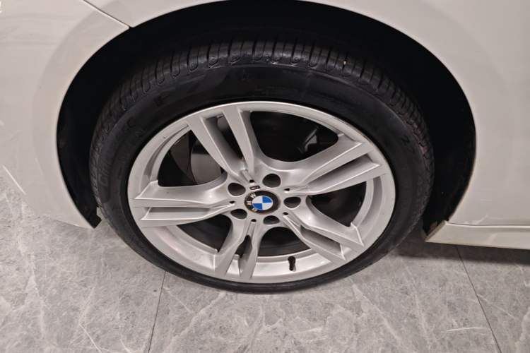 Used BMW 3 Series 2018 320i M Sport Package Left Front Wheel Hub