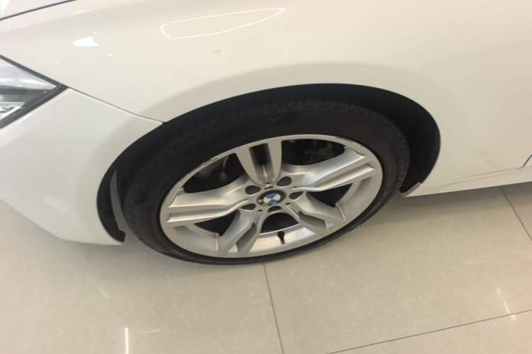Used BMW 3 Series 2018 320Li Leading Model M Sport Package Left Front Wheel Hub