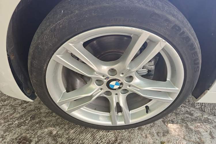 Used BMW 3 Series 2018 320i M Sport Package Left Front Wheel Hub