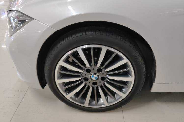 Used BMW 3 Series 2018 320Li Fashion Model Left Front Wheel Hub