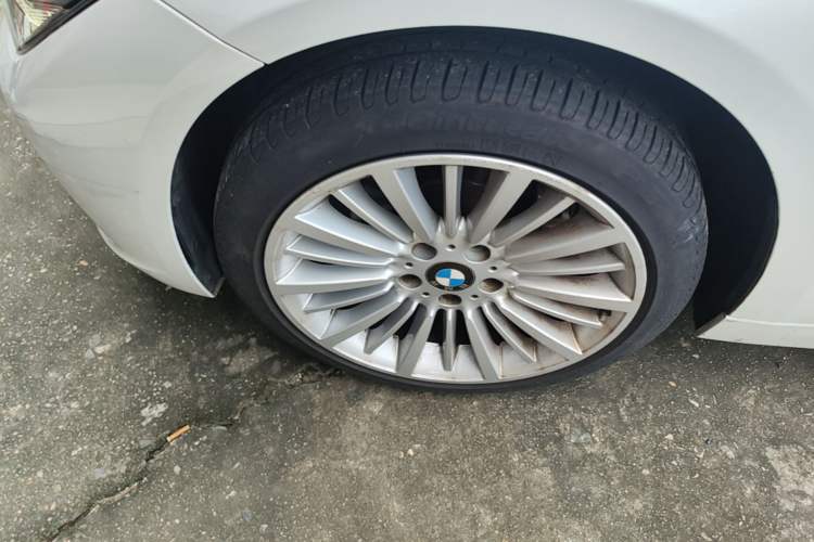 Used BMW 3 Series 2018 320Li Fashion Model Left Front Wheel Hub