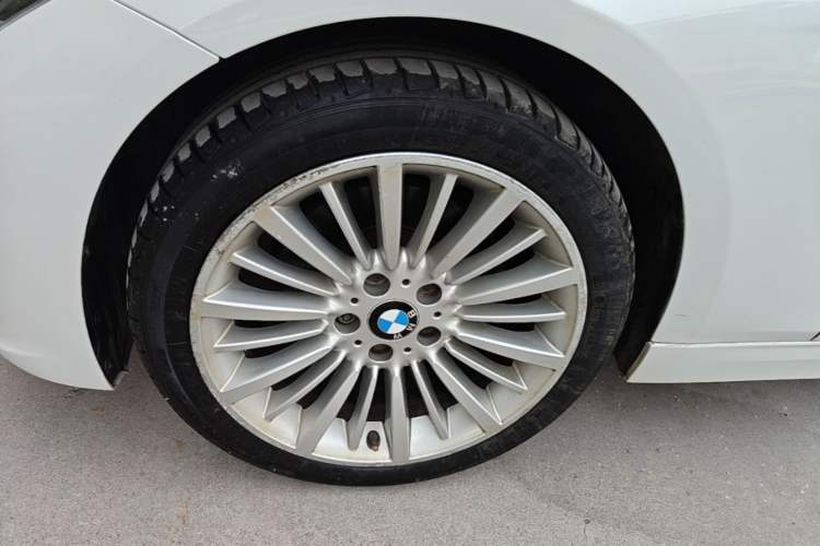 Used BMW 3 Series 2018 320Li Fashion Model Left Front Wheel Hub
