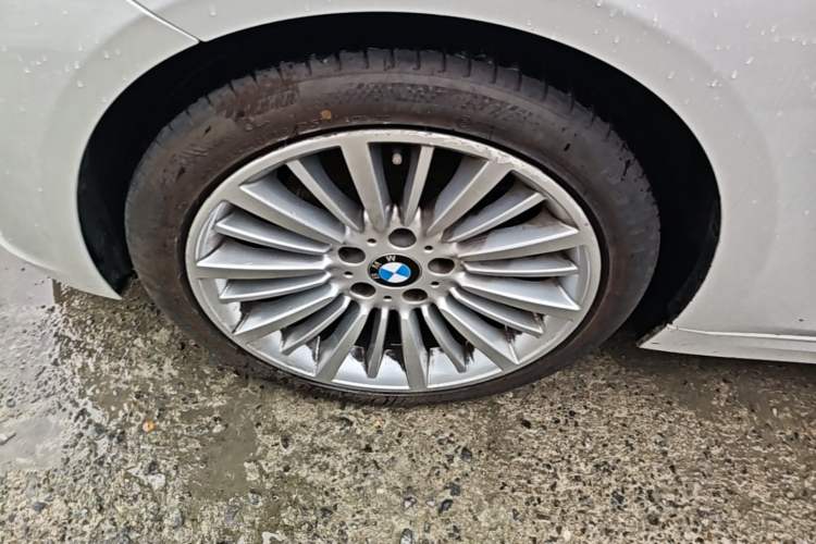 Used BMW 3 Series 2018 320Li Fashion Model Left Front Wheel Hub