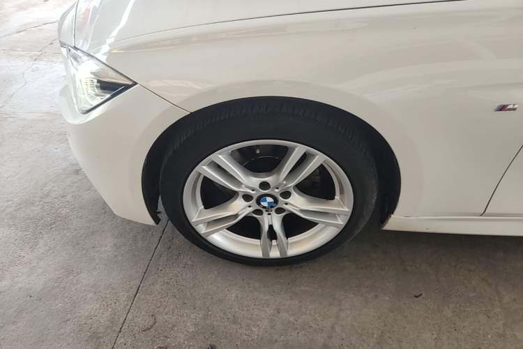 Used BMW 3 Series 2018 320i M Sport Package Left Front Wheel Hub
