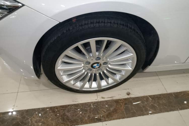 Used BMW 3 Series 2018 320Li Fashion Model Left Front Wheel Hub